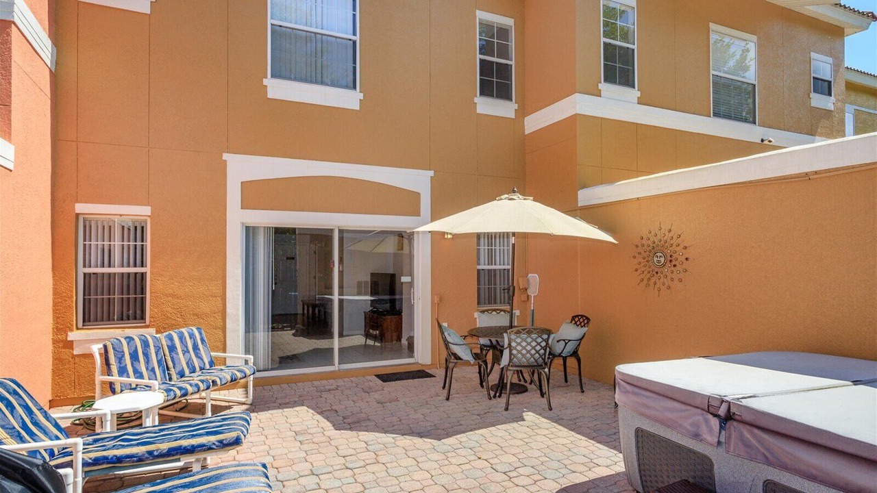 Photo of Outdoor in Lake Berkley