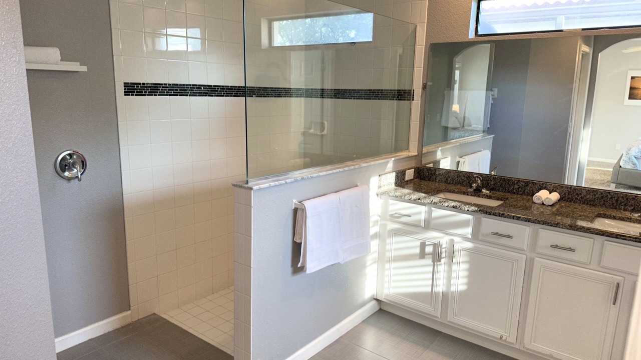 Photo of Bathroom in Buena Ventura Lakes