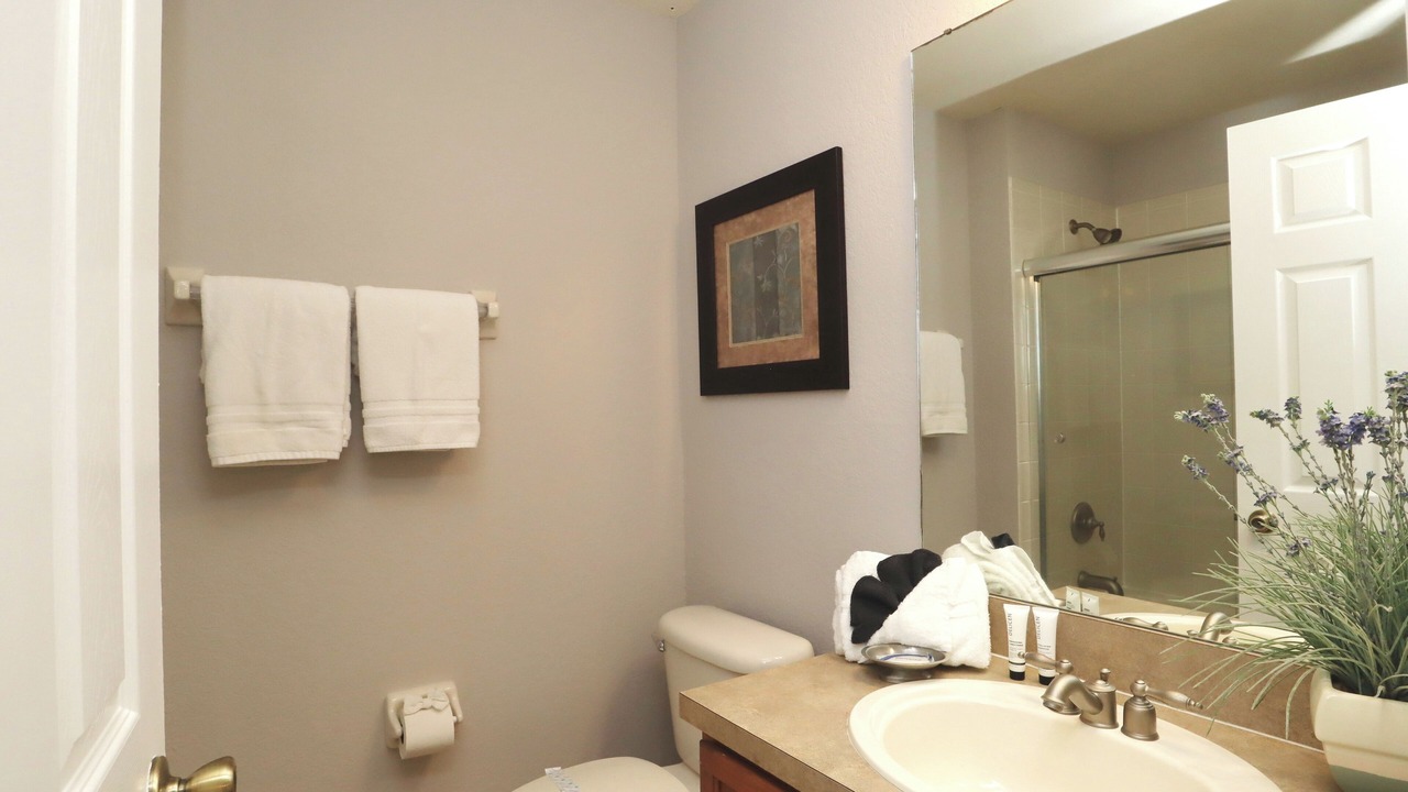 Photo of Bathroom in Trafalgar Village