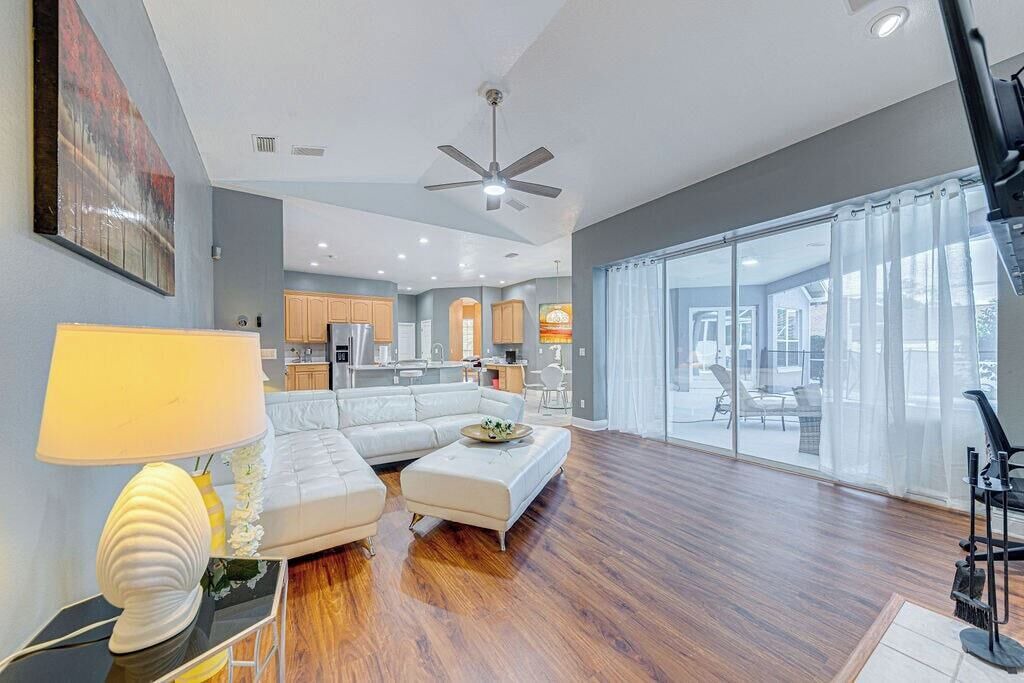 Photo of Livingroom in Forest City