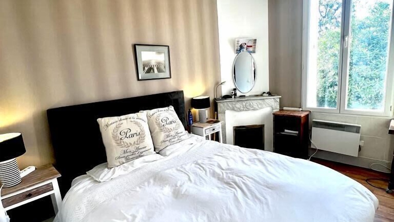 Photo of Bedroom in Antibes City Centre