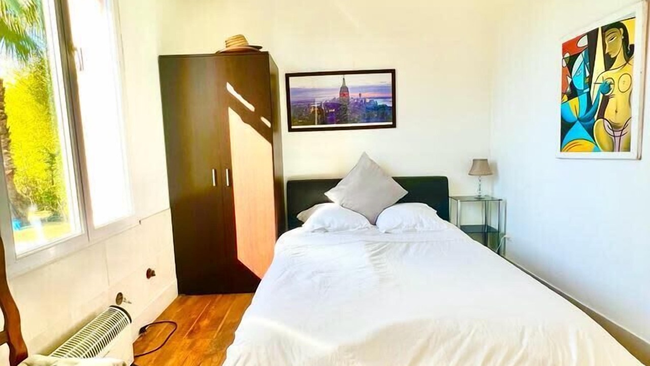 Photo of Bedroom in Antibes City Centre