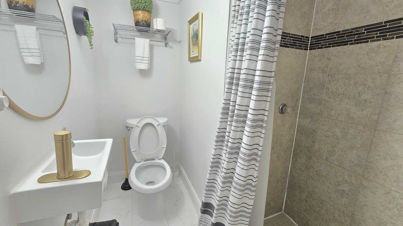 Photo of Bathroom in Lake Davis - Greenwood