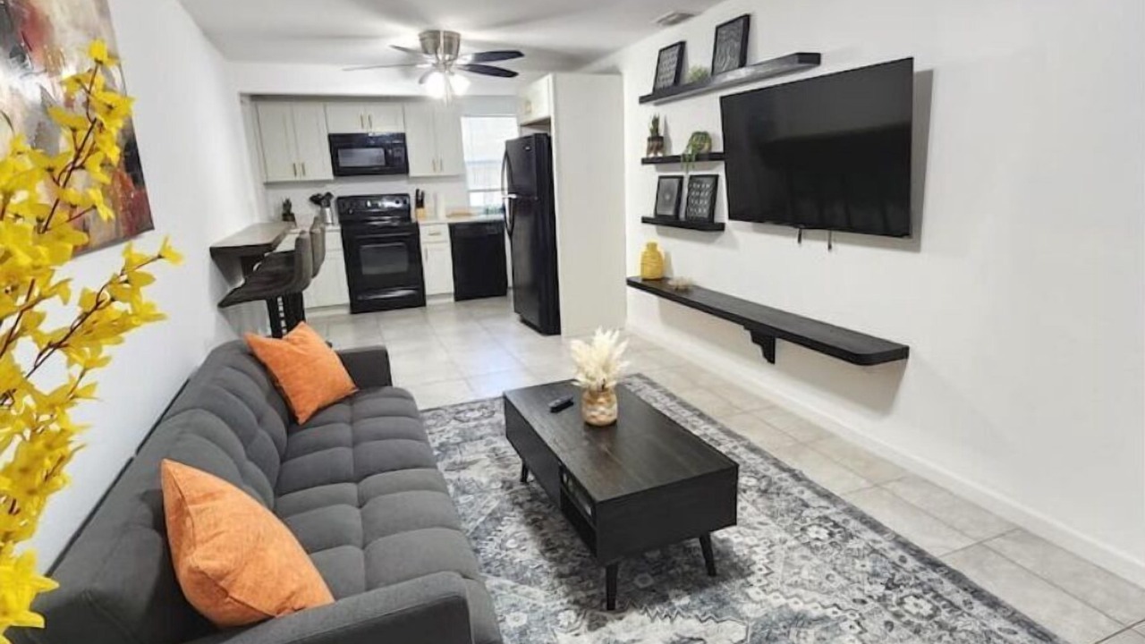 Photo of Livingroom in Northwest Orlando