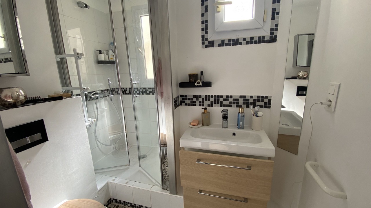 Photo of Bathroom in Riquier