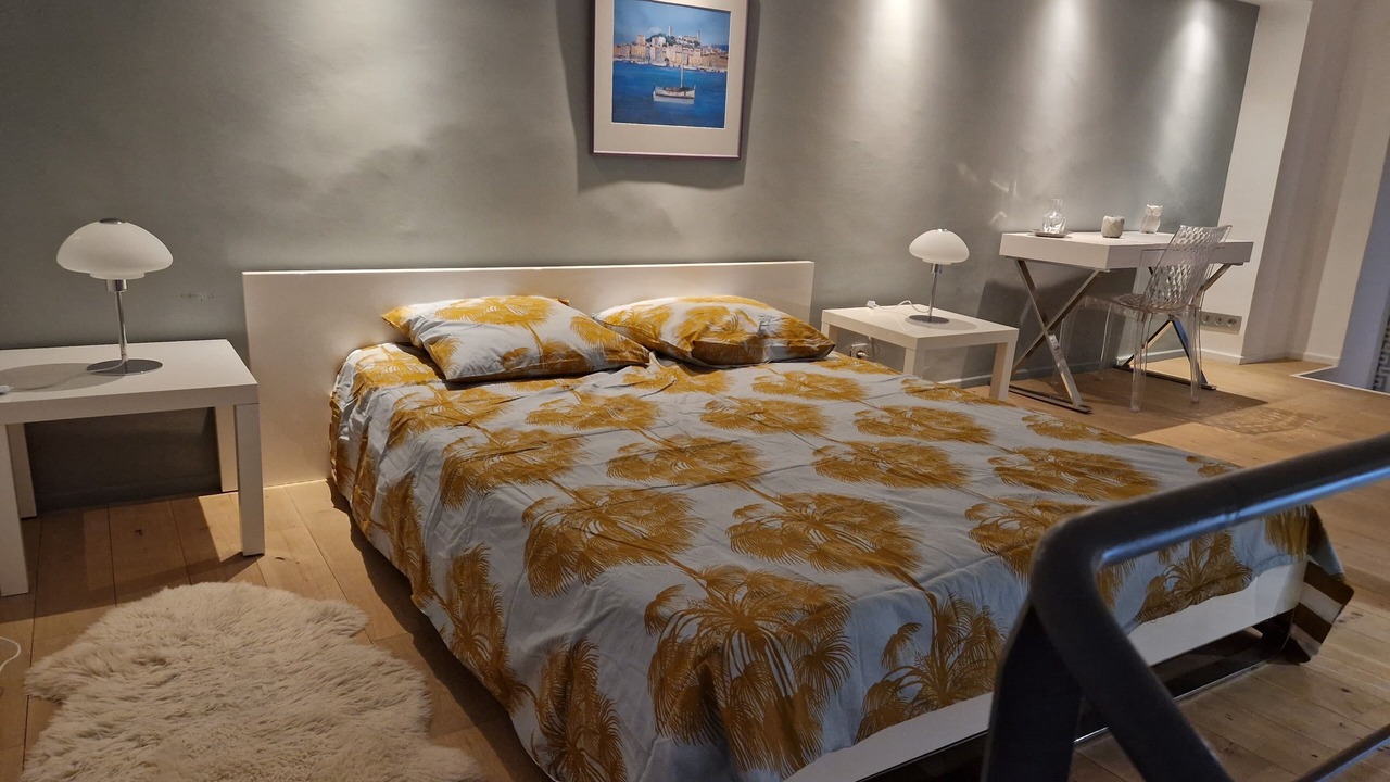 Photo of Bedroom in Cannes City Centre