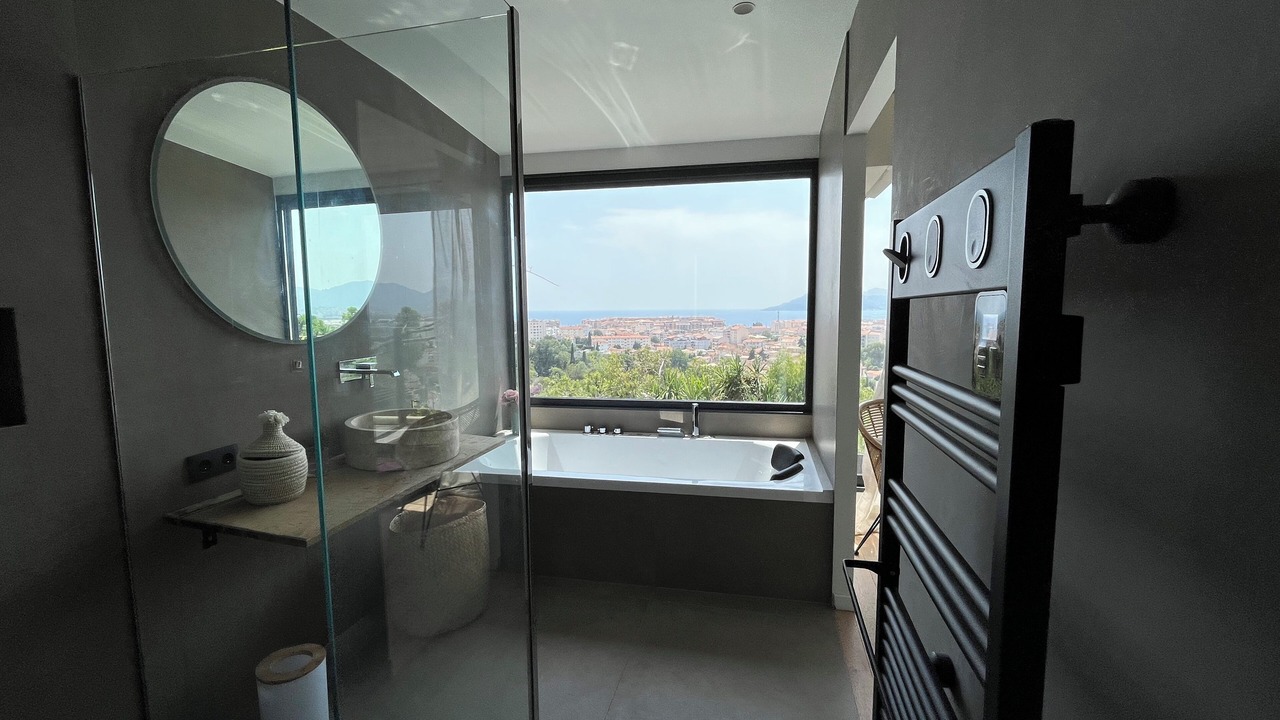 Photo of Bathroom in Cannes La Bocca