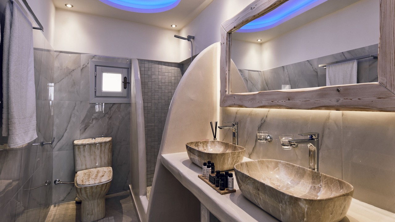 Photo of Bathroom in Perissa