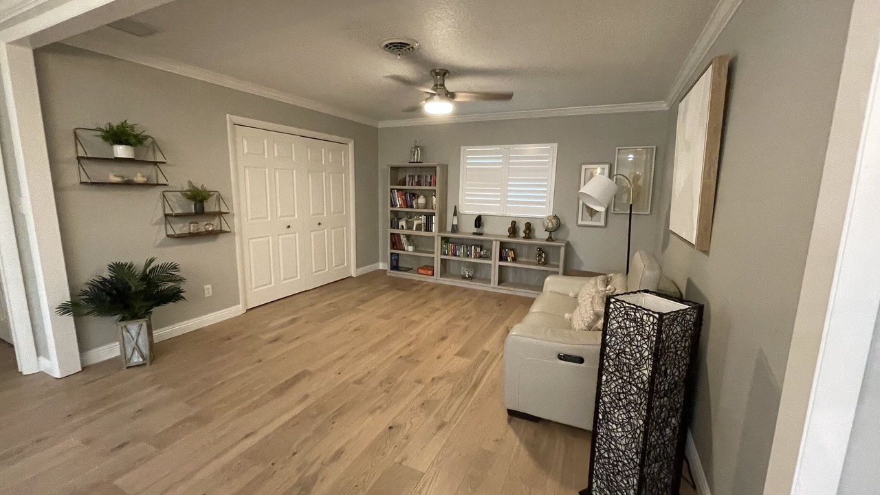 Photo of Livingroom in Longwood