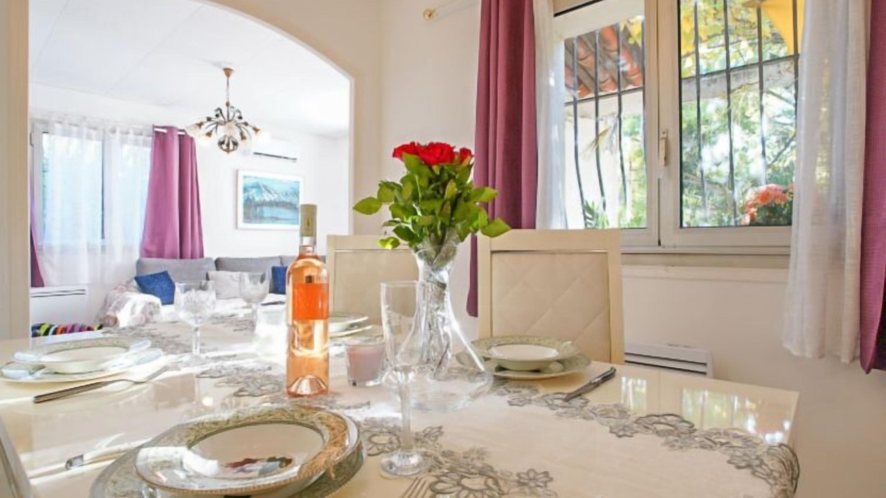 Photo of Bedroom in Mouans-Sartoux