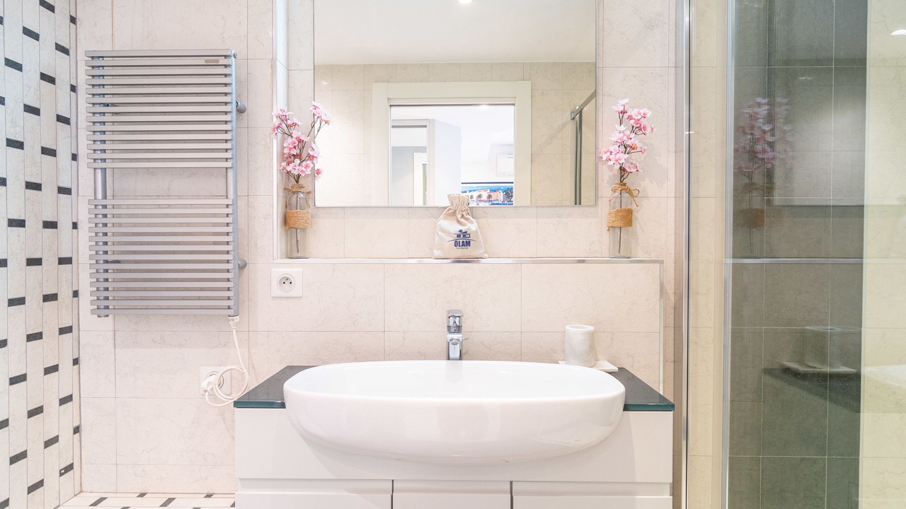 Photo of Bathroom in Cannes City Centre