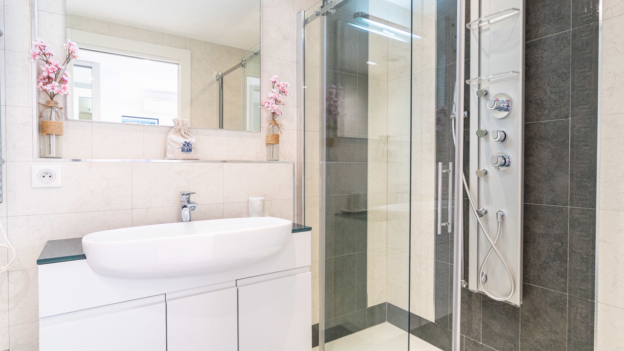 Photo of Bathroom in Cannes City Centre