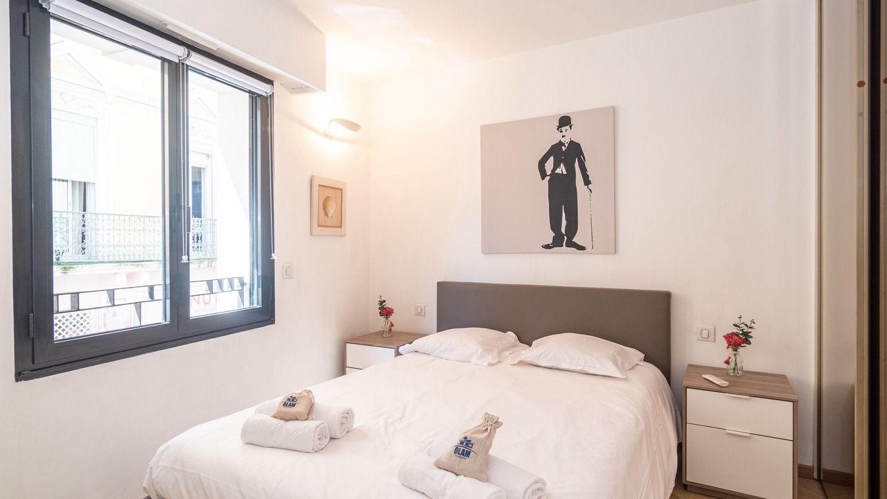 Photo of Bedroom in Cannes City Centre