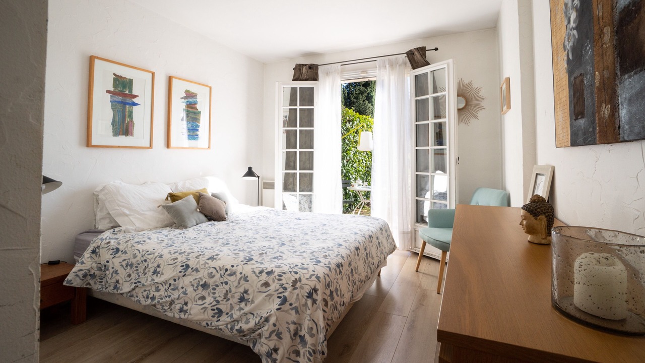 Photo of Bedroom in Biot
