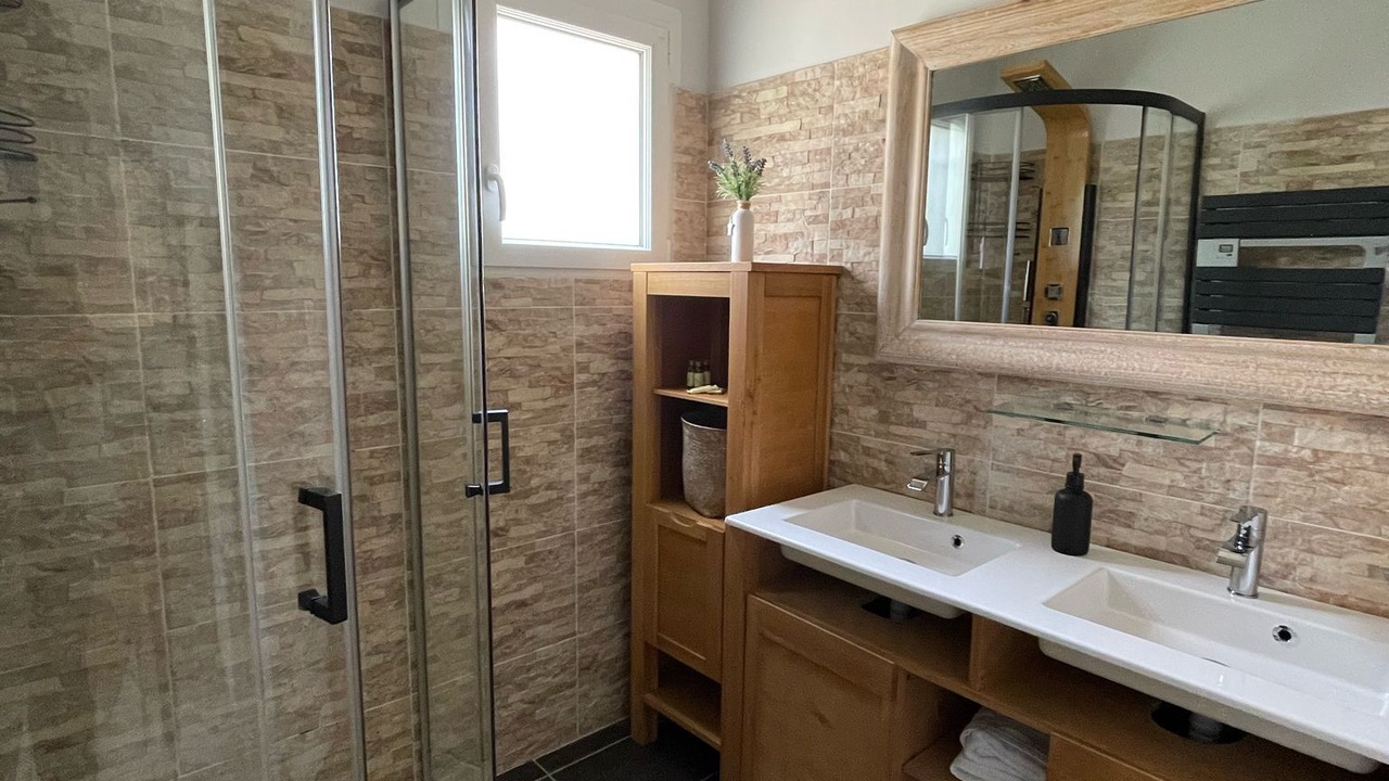 Photo of Bathroom in Tanneron