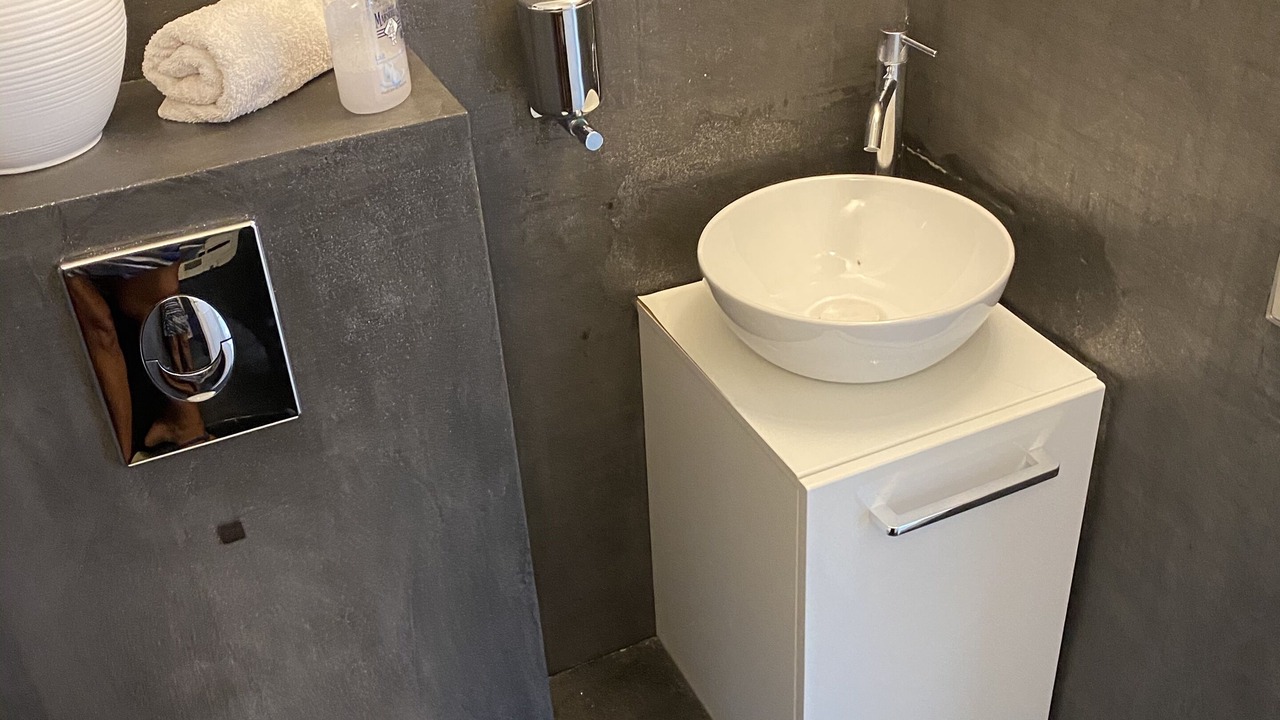 Photo of Bathroom in California - Pezou