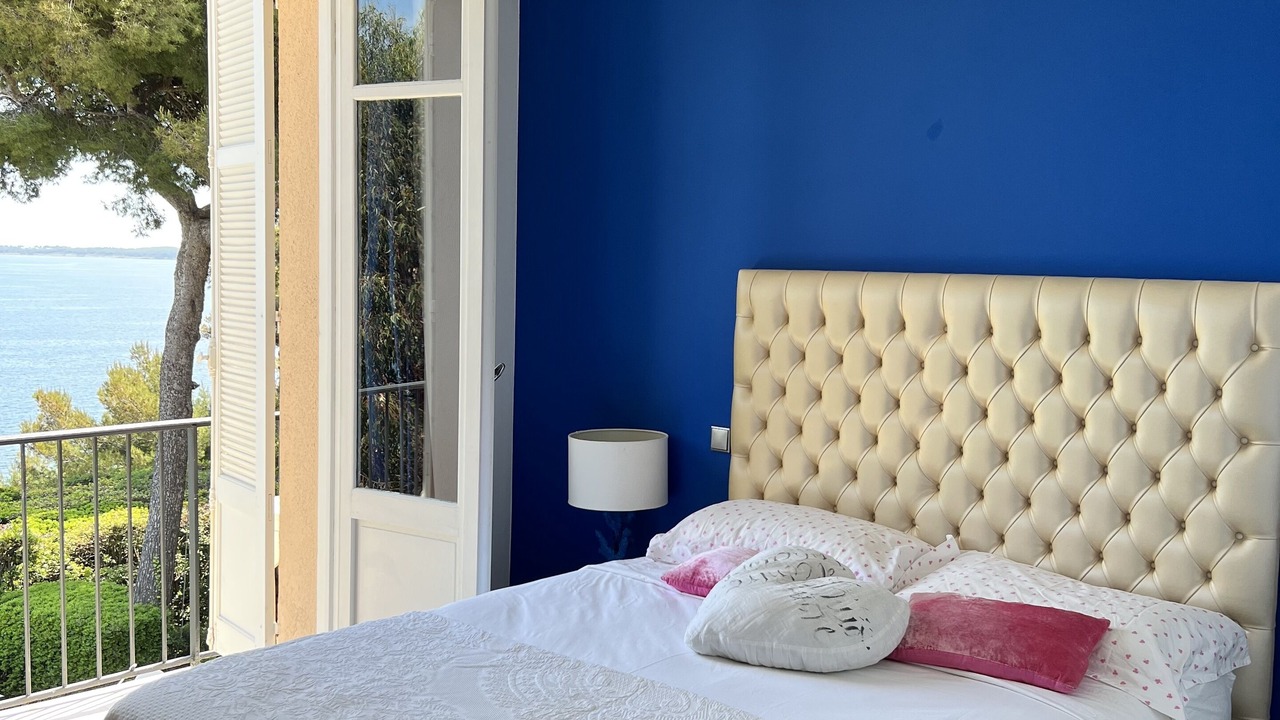 Photo of Bedroom in California - Pezou