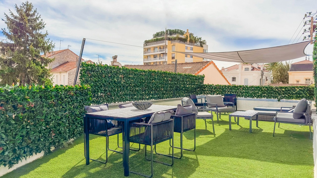 Photo of Outdoor in California - Pezou