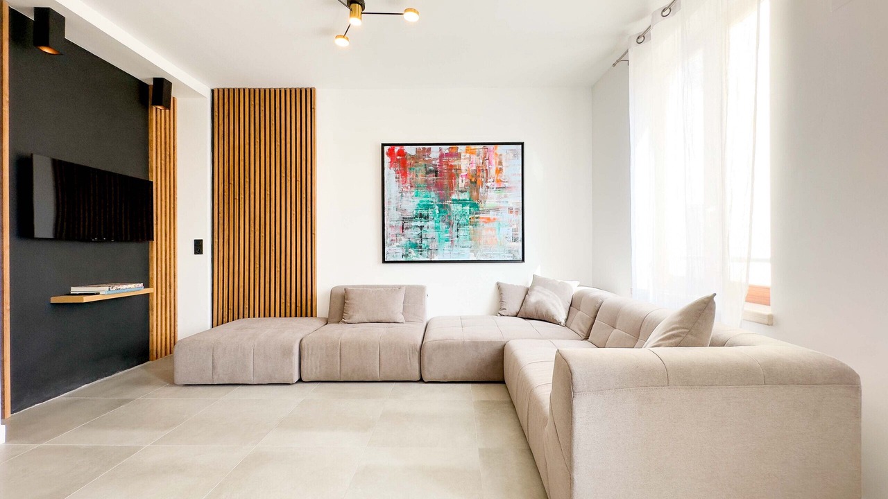 Photo of Livingroom in California - Pezou