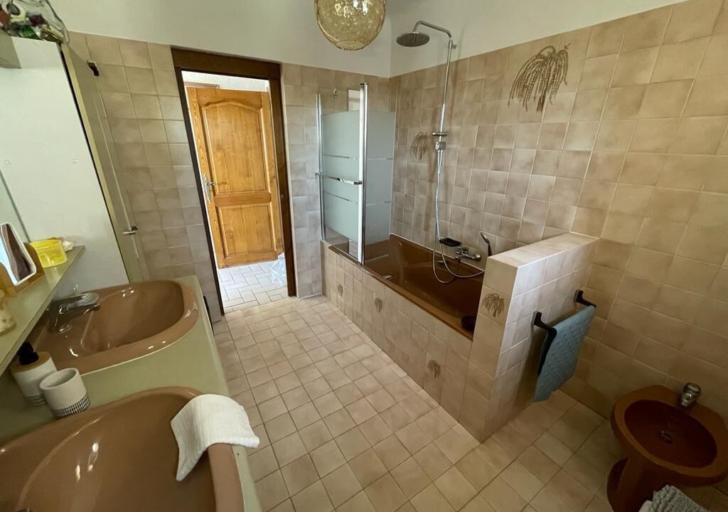 Photo of Bathroom in Speracedes