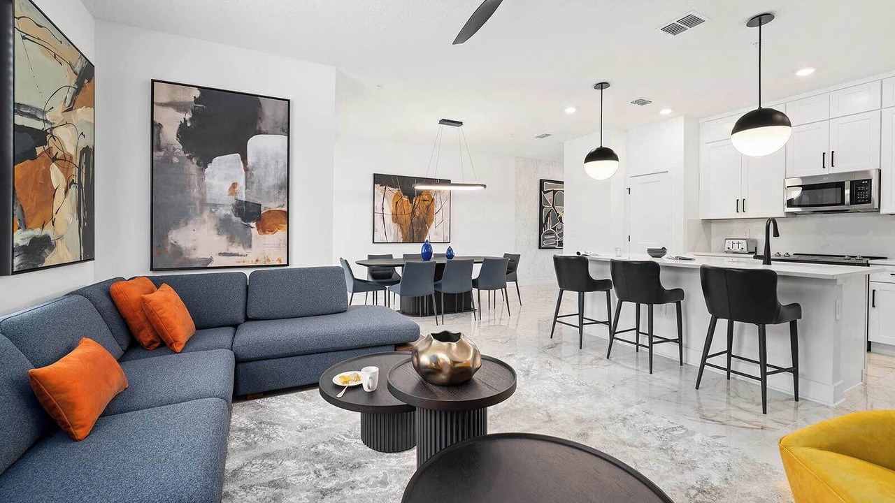 Photo of Livingroom in Florida Center