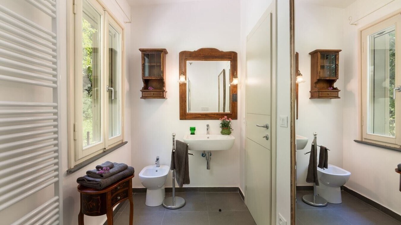 Photo of Bathroom in Calci