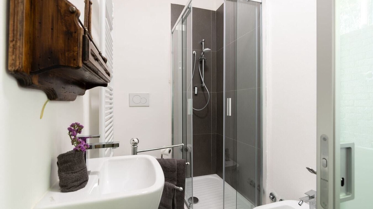 Photo of Bathroom in Calci