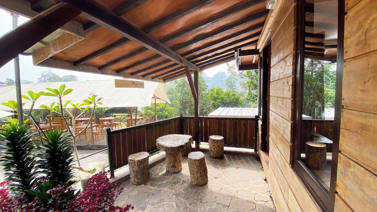 Photo of Patio Balcony in Pasirjambu