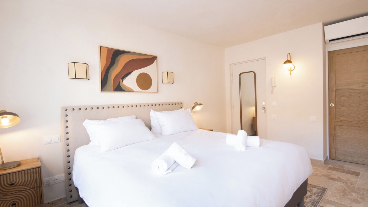 Photo of Bedroom in Saint-Tropez City Centre