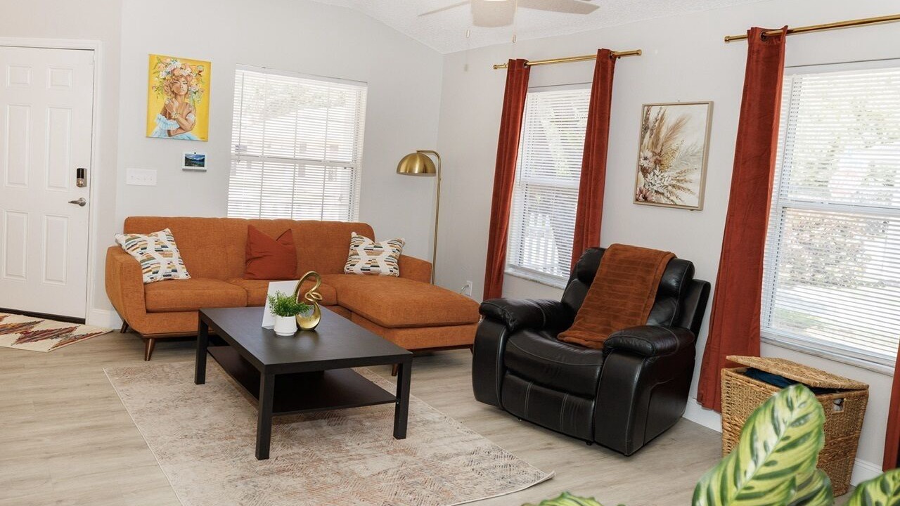 Photo of Livingroom in Holden-Paramore