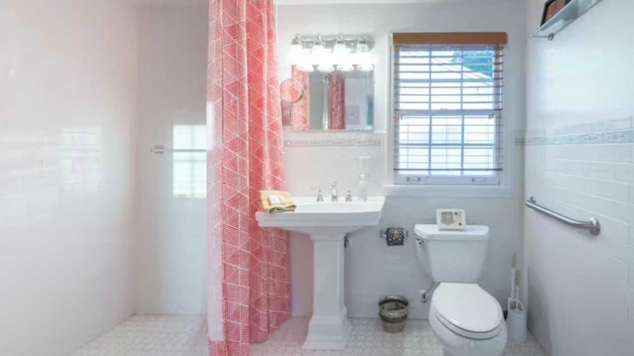 Photo of Bathroom in College Park