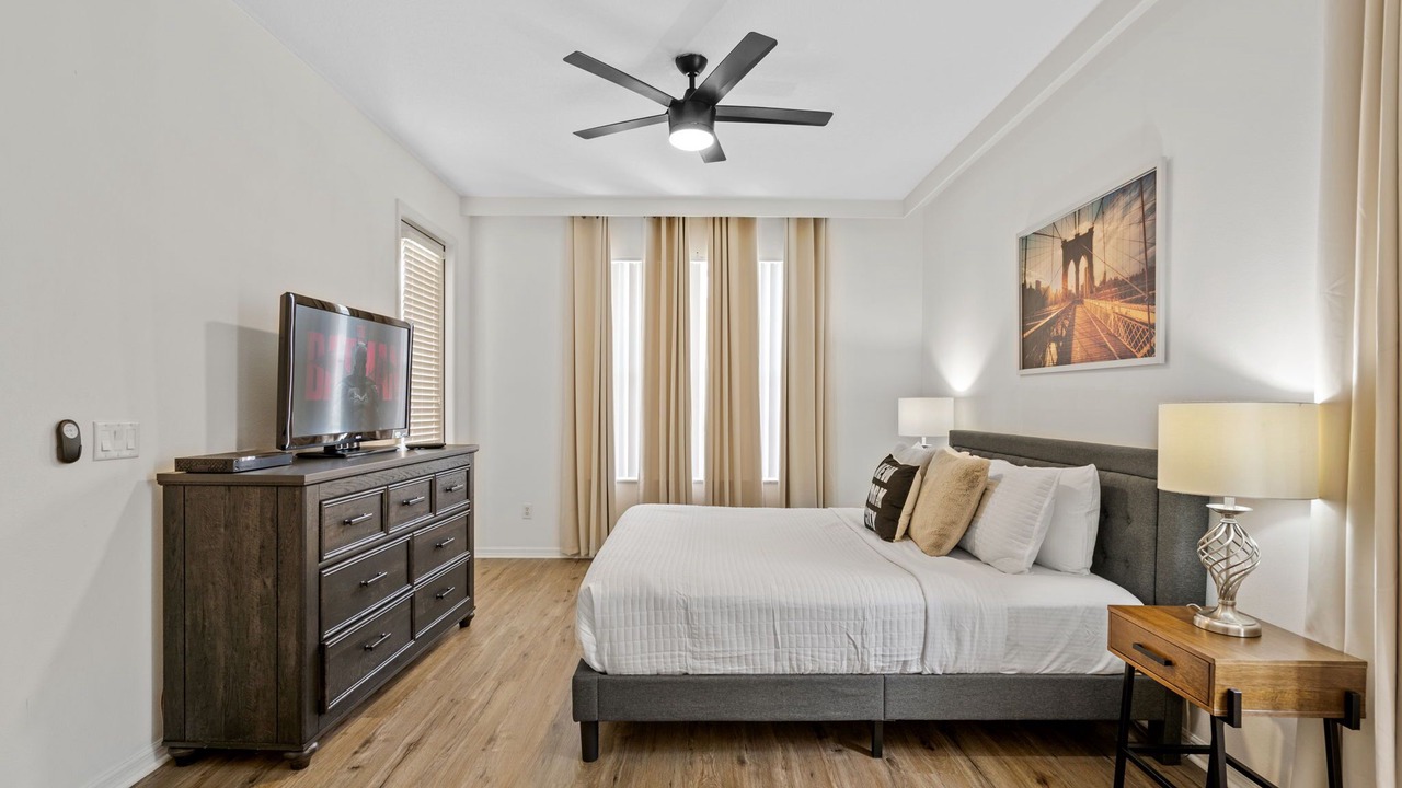 Photo of Bedroom in Crystal Cove
