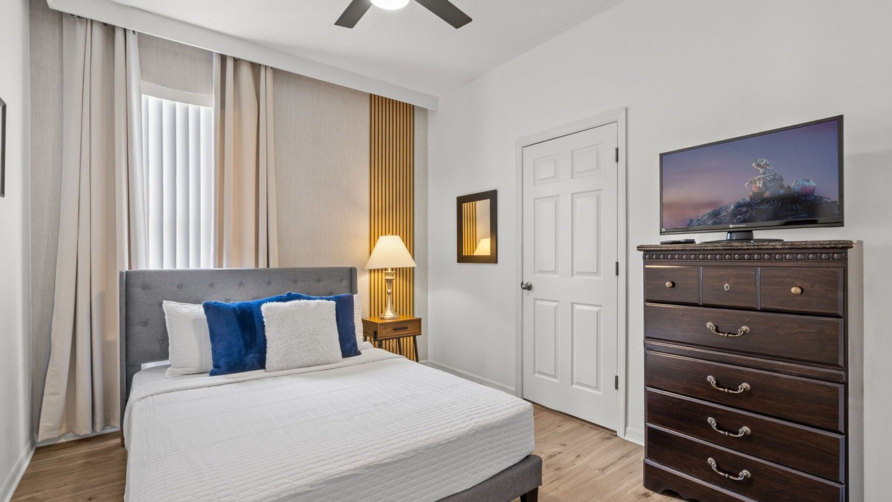 Photo of Bedroom in Crystal Cove