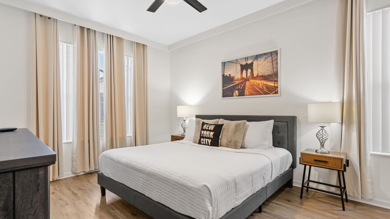 Photo of Bedroom in Crystal Cove