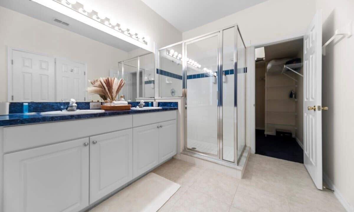 Photo of Bathroom in Sunset Lakes