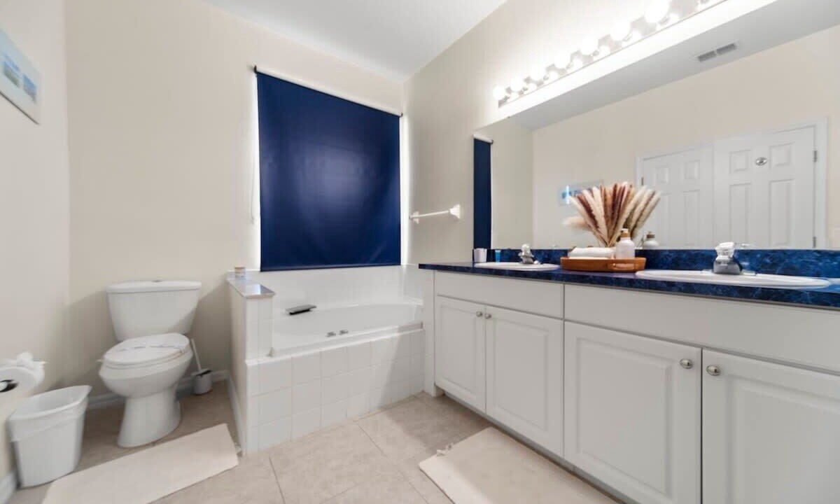 Photo of Bathroom in Sunset Lakes