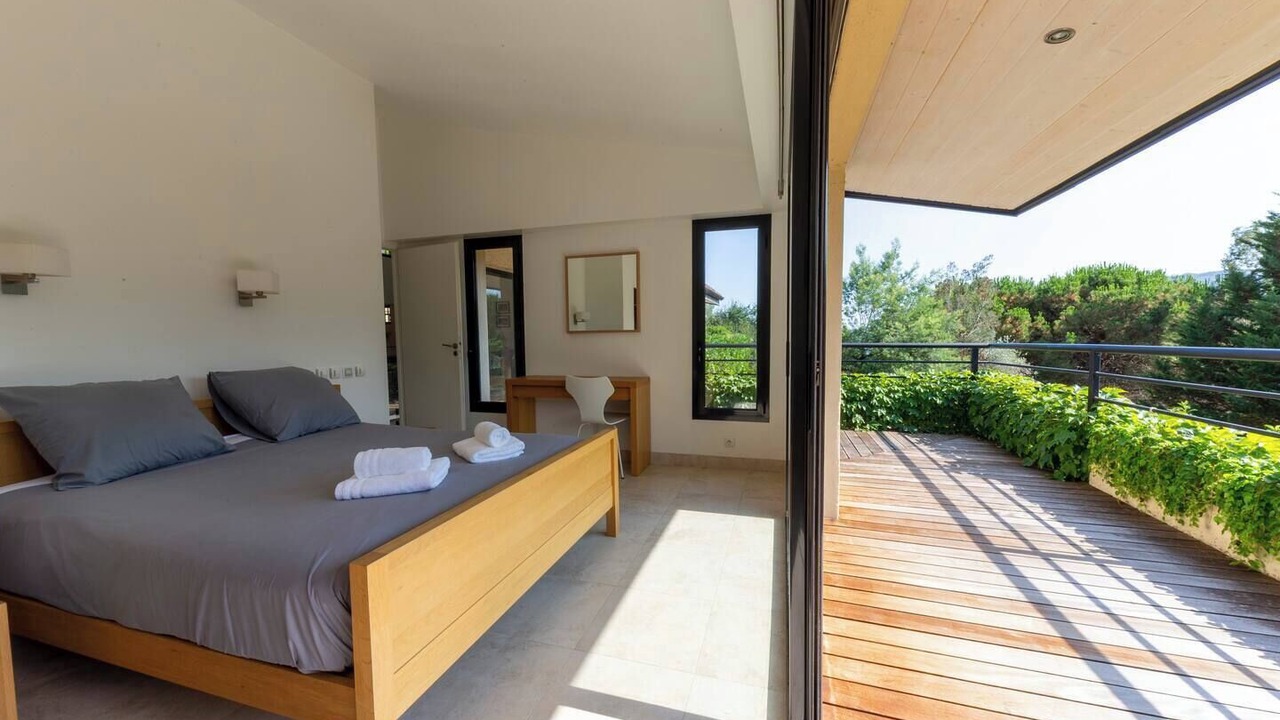 Photo of Bedroom in Contes