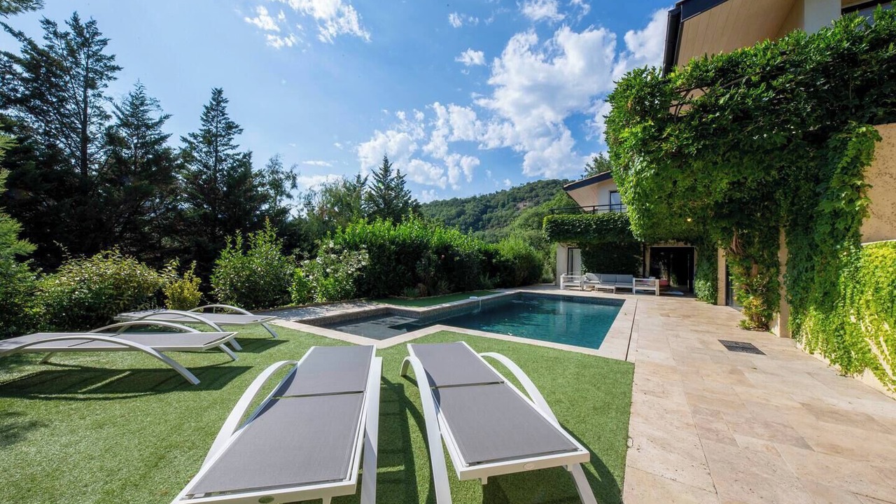 Photo of Outdoor in Contes