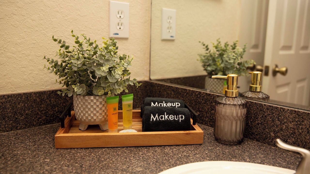 Photo of Bathroom in Trafalgar Village