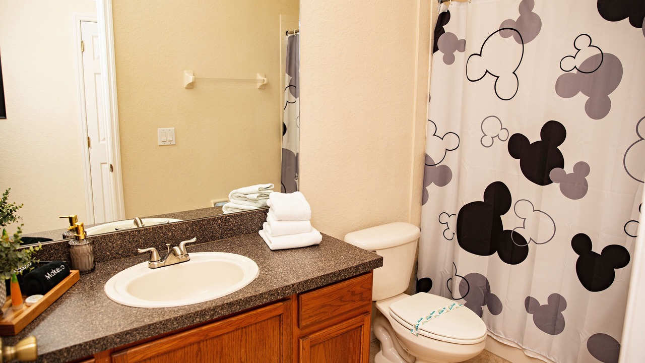 Photo of Bathroom in Trafalgar Village