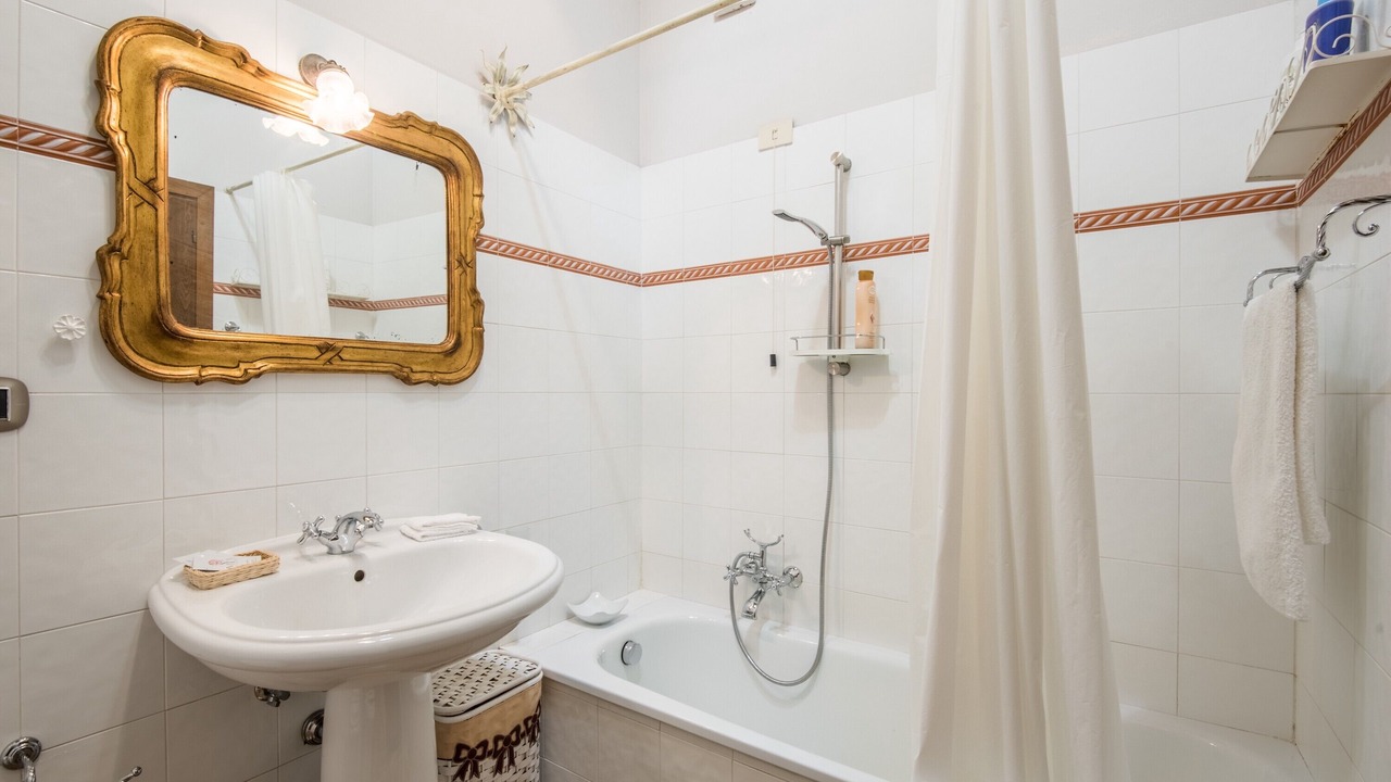 Photo of Bathroom in Murlo