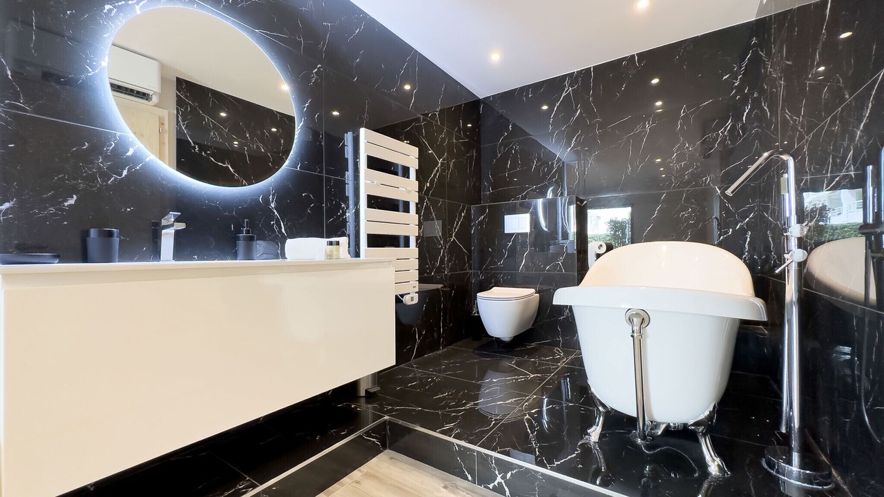 Photo of Bathroom in Prado - Republique