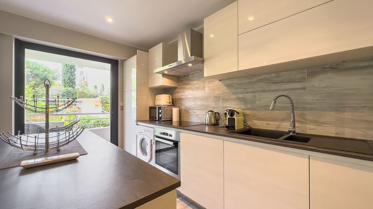 Photo of Kitchen in Prado - Republique