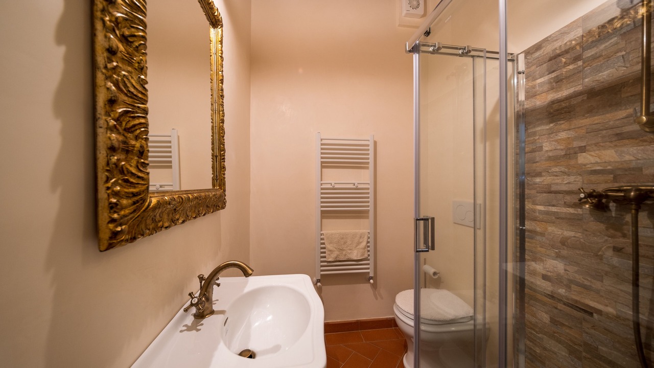 Photo of Bathroom in Buonconvento