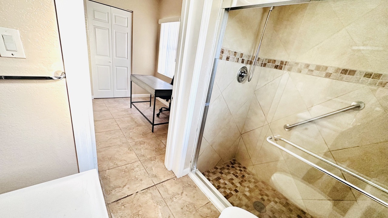 Photo of Bathroom in Azalea Park