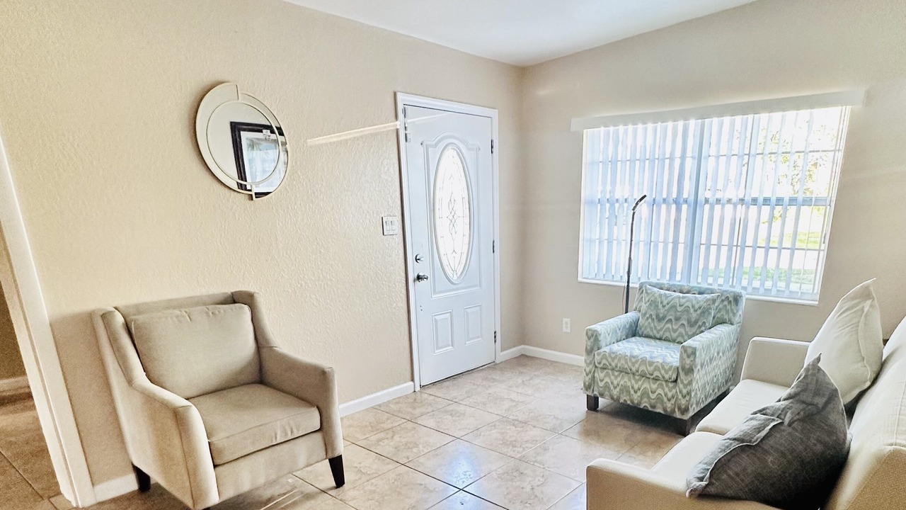 Photo of Livingroom in Azalea Park