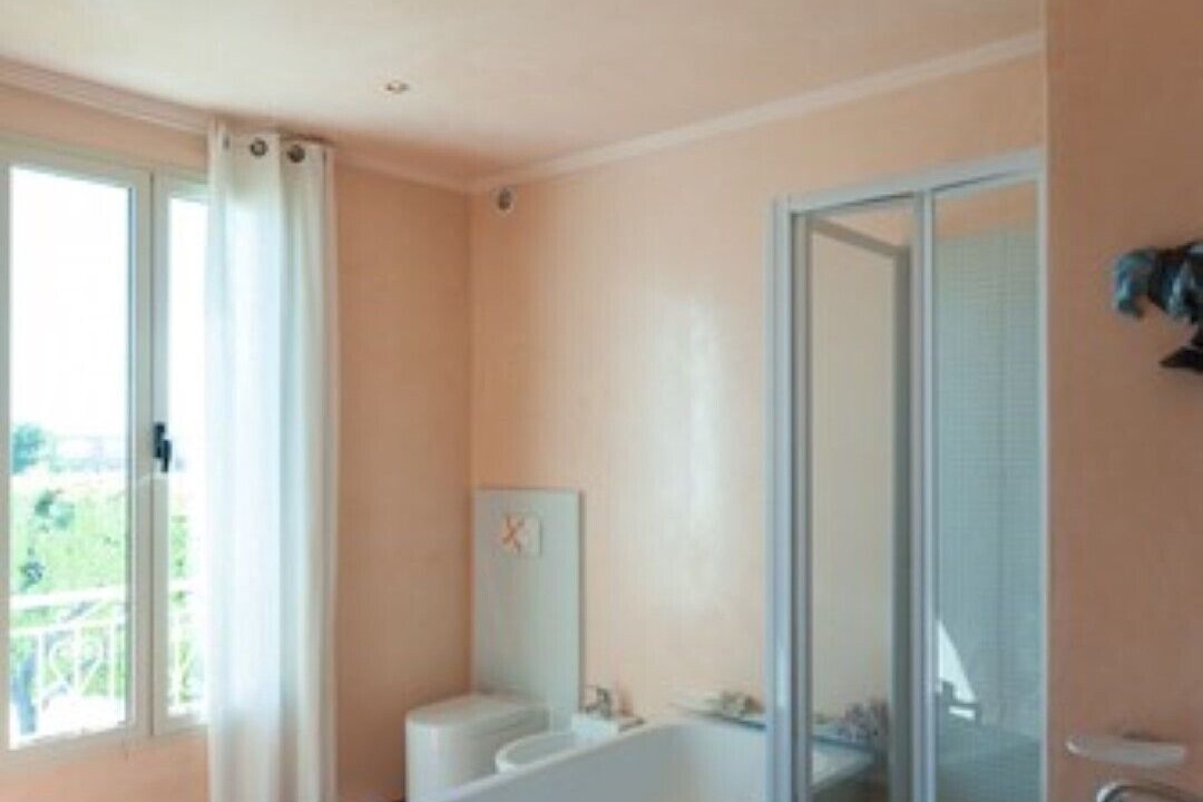 Photo of Bathroom in Saint Pierre de Feric