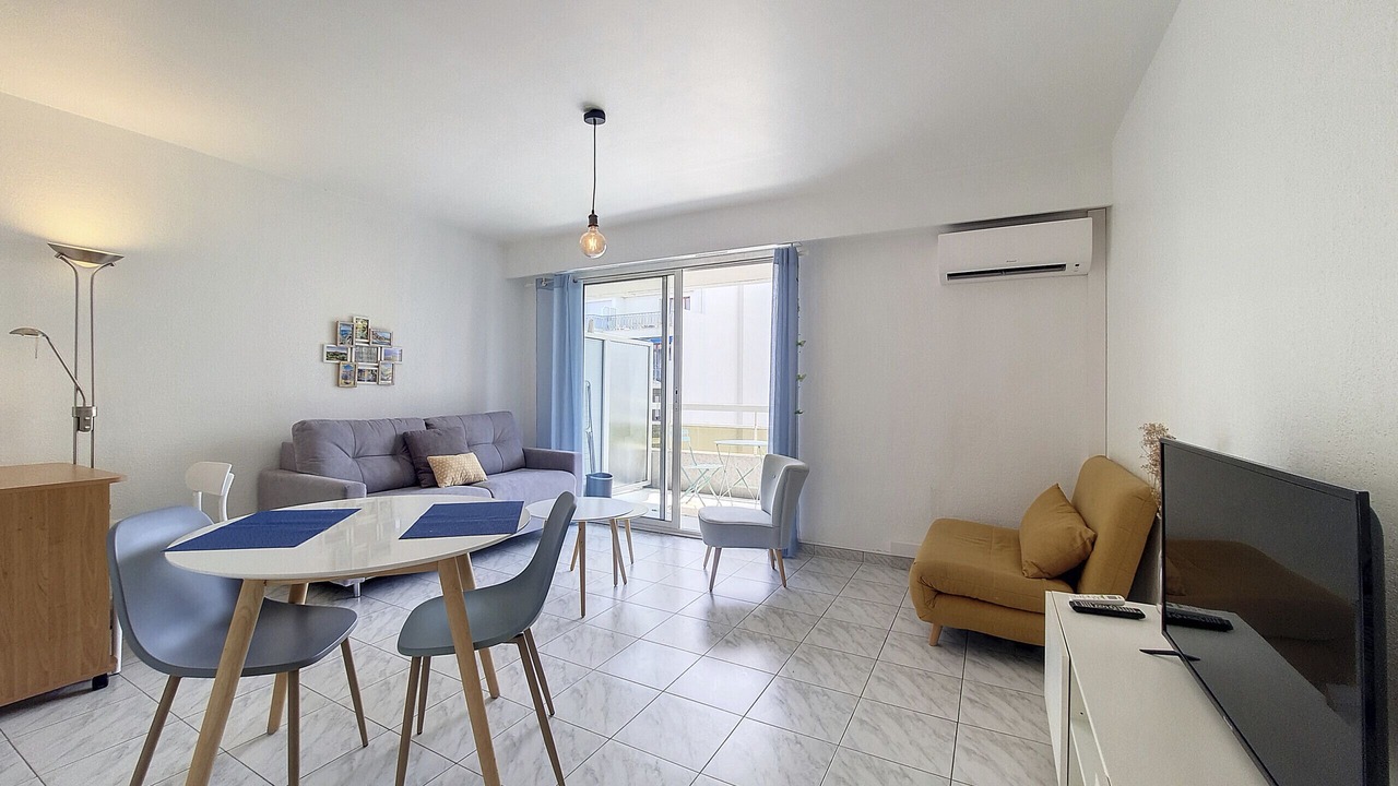 Photo of Livingroom in Liberation