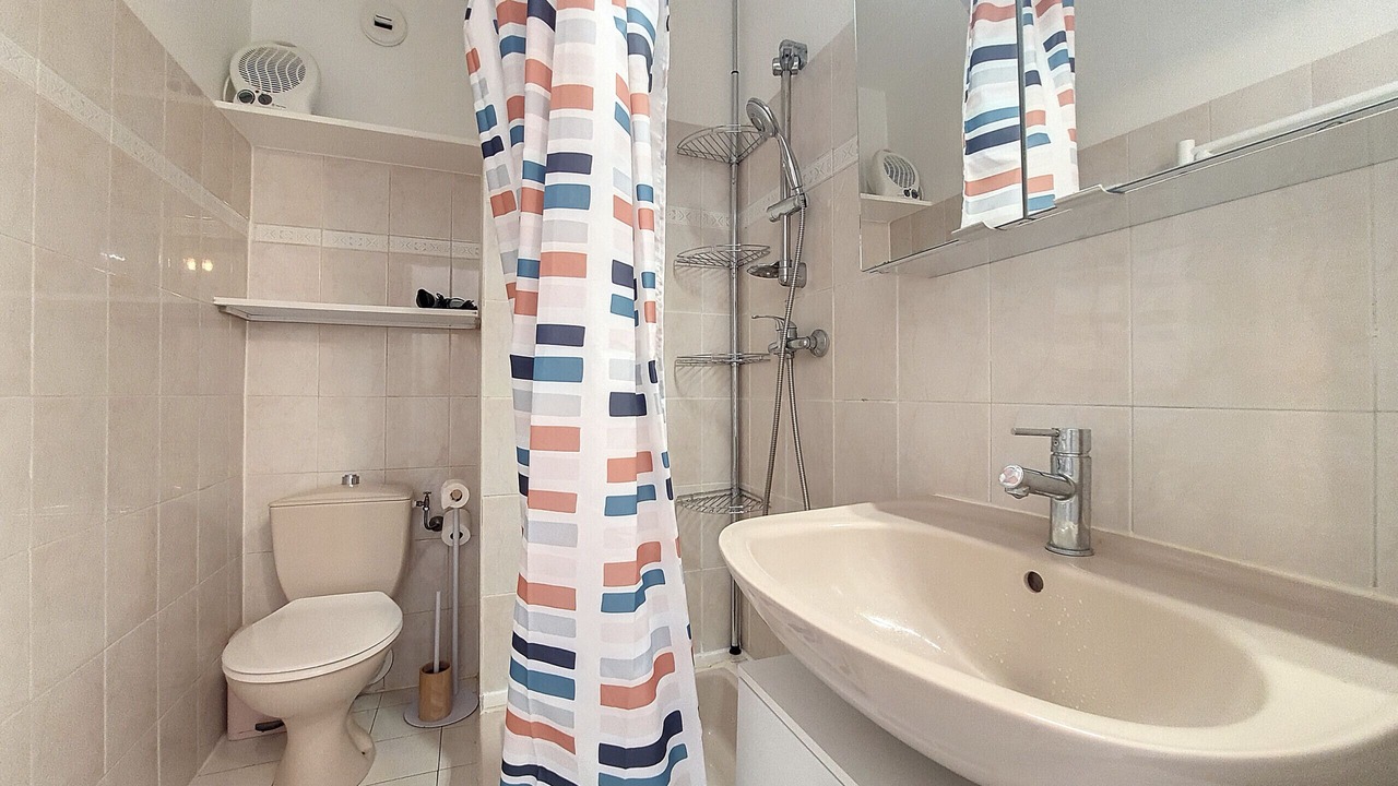 Photo of Bathroom in Liberation