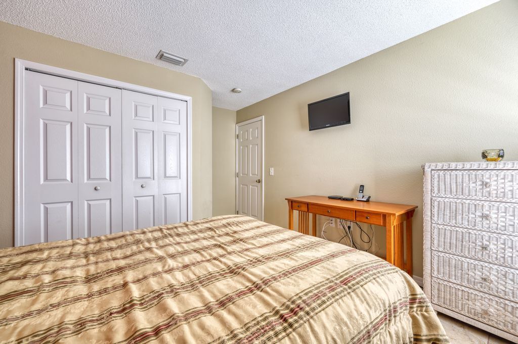Photo of Bedroom in Lake Berkley